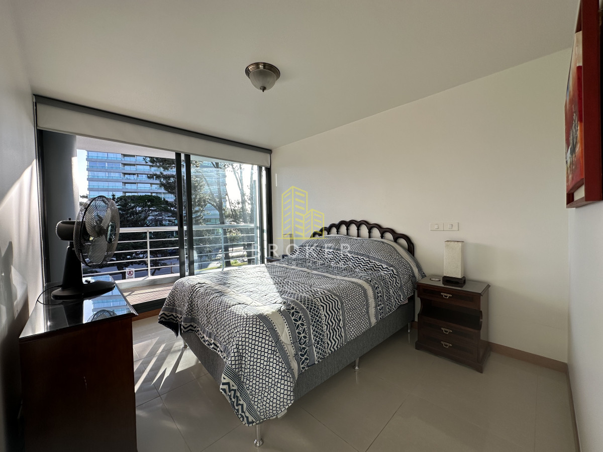 Apartamento ID.2043/Venta_de_apartamento_de_dos_dormitorios_a_media_cuadra_del_shopping_de_Punta_del_Este,_Uruguay. - Venta de apartamento de dos dormitorios a media cuadra del shopping de Punta del Este, Uruguay.