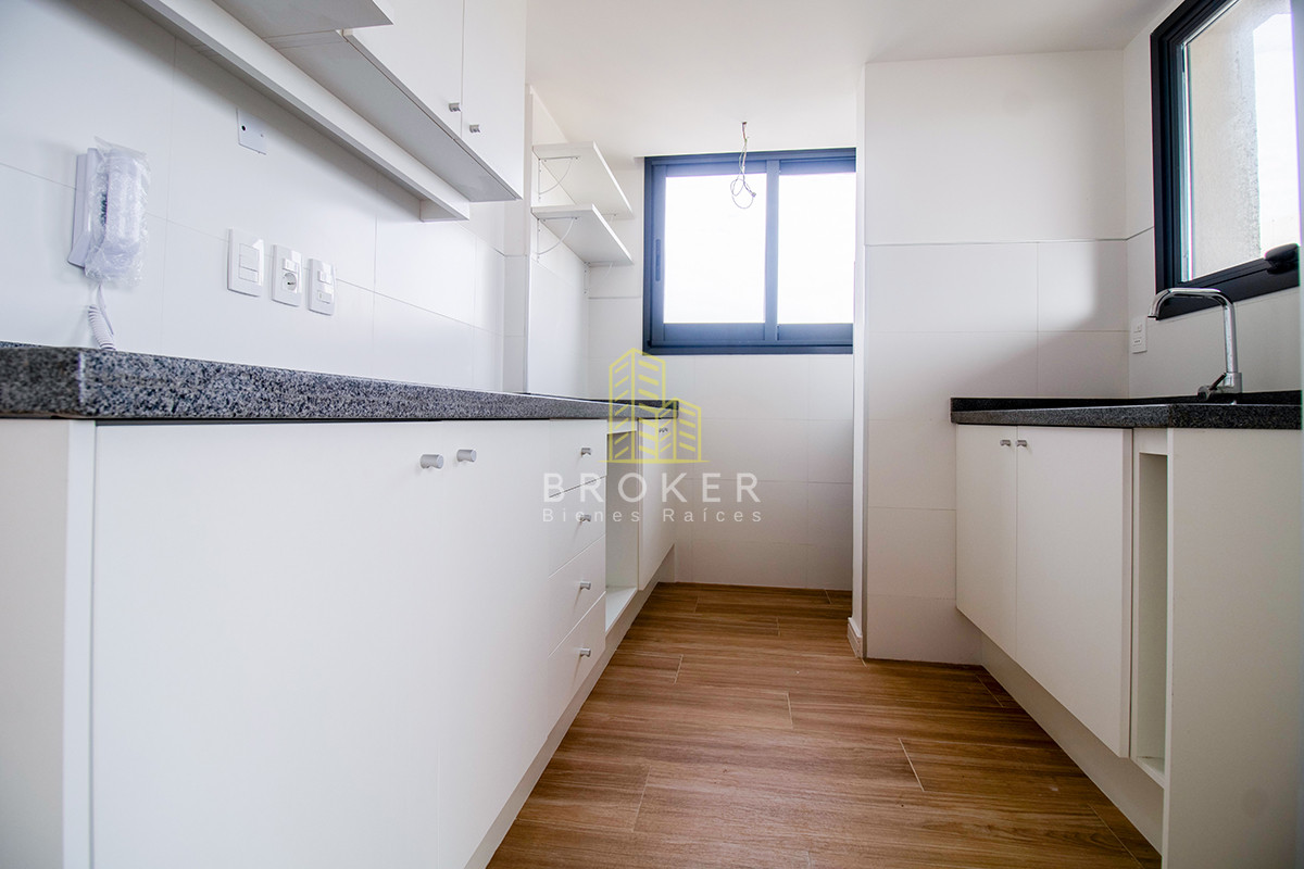 Apartamento ID.604/ - OPORTUNIDAD Apartamento en Venta 2 dormitorios con Vista al Mar en Playa Brava Punta del Este