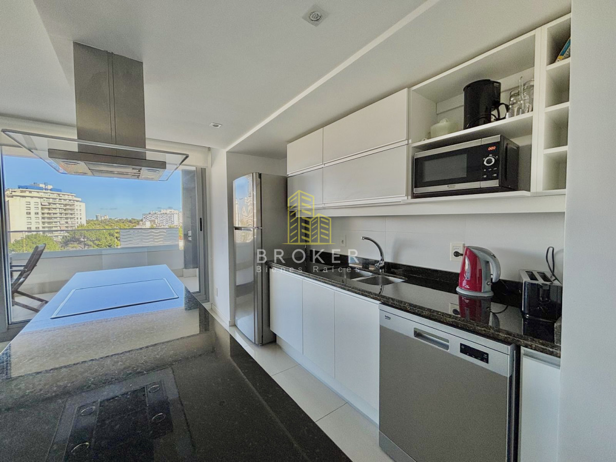 Apartamento ID.2353/Apartamento_Punta_del_Este_Playa_Brava_2_dormitorios_y_servicio_completo_con_doble_cochera_en_Playa_Brava - Apartamento Punta del Este Playa Brava 2 dormitorios y servicio completo con doble cochera en Playa Brava
