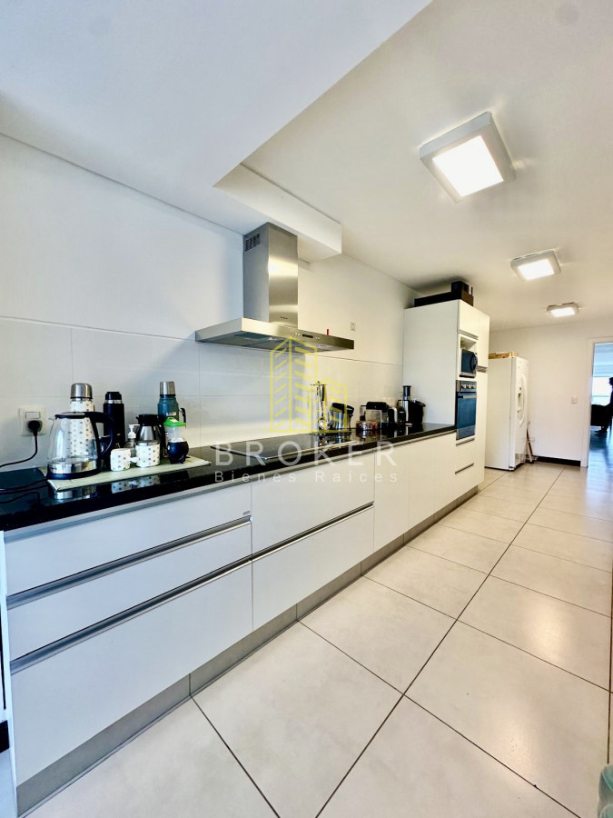 Apartamento ID.2392/Apartamento_Duplex_en_primera_linea_de_Punta_del_Este_frente_al_mar_Playa_Mansa - Apartamento Duplex en primera linea de Punta del Este frente al mar Playa Mansa