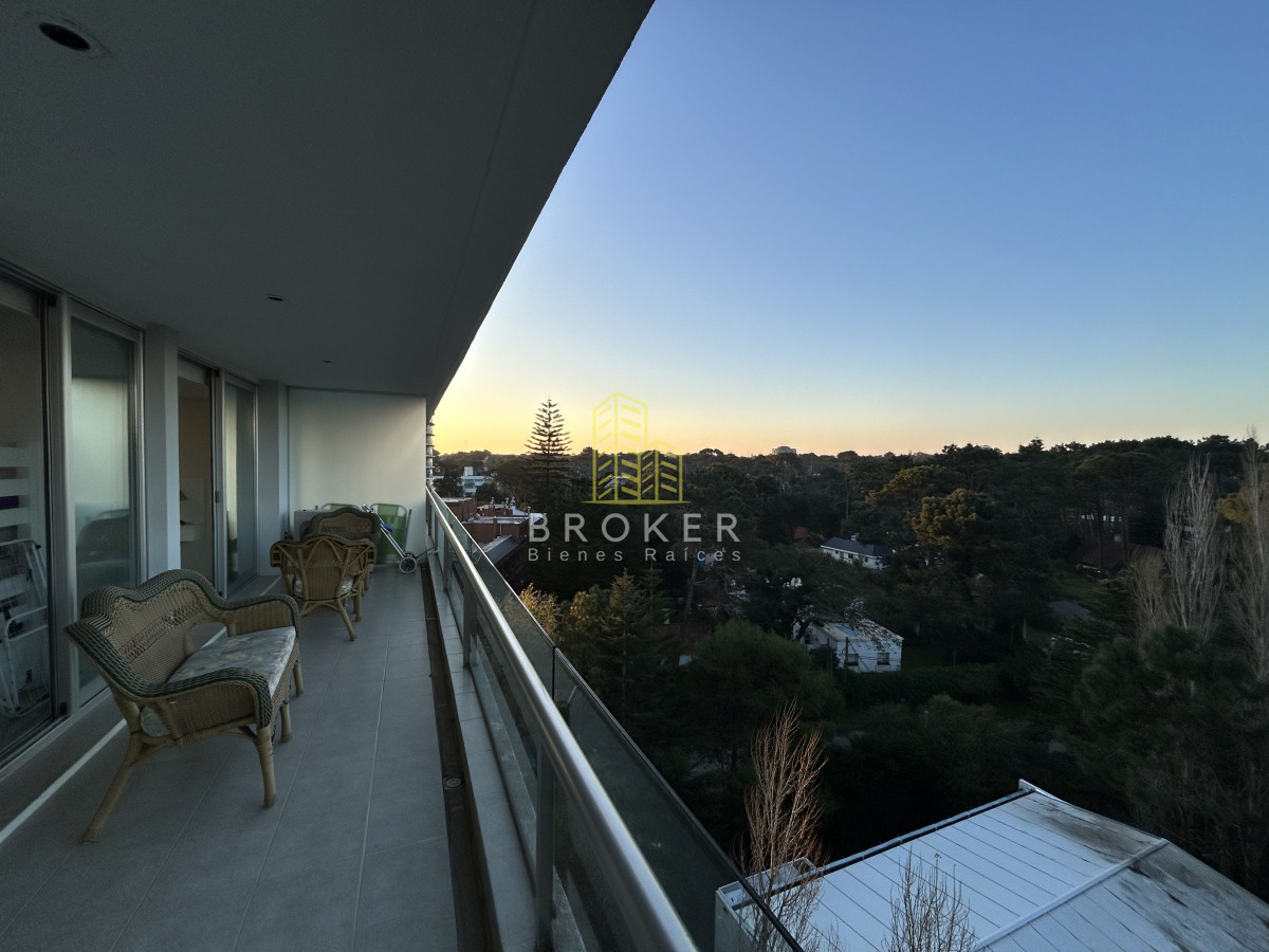 Apartamento ID.2017/Venta_de_hermoso_apartamento_2_dormitorios_en_una_de_las_mejores_zonas_de_Punta_del_Este - Venta de hermoso apartamento 2 dormitorios en una de las mejores zonas de Punta del Este