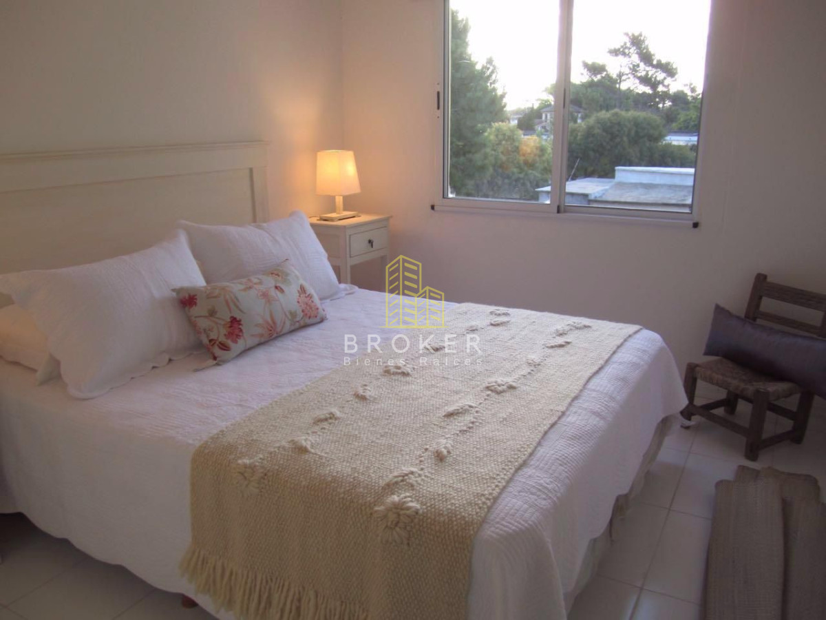 Apartamento ID.8848/Departamento_en_alquiler_a_4_cuadras_de_playa_Bikini_en_Punta_del_Este! - Departamento en alquiler a 4 cuadras de playa Bikini en Punta del Este!