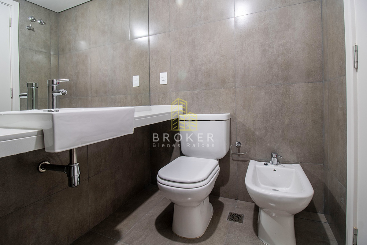 Apartamento ID.604/ - OPORTUNIDAD Apartamento en Venta 2 dormitorios con Vista al Mar en Playa Brava Punta del Este