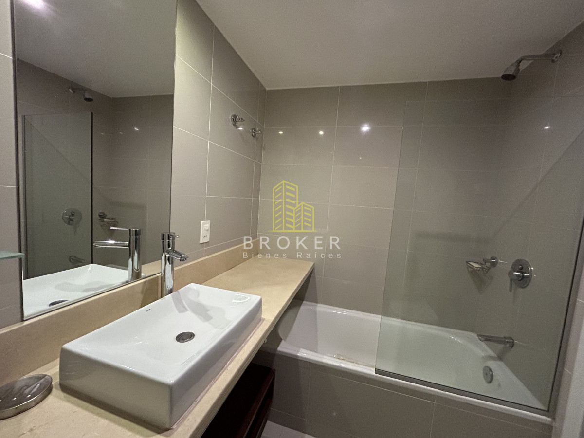 Apartamento ID.2017/Venta_de_hermoso_apartamento_2_dormitorios_en_una_de_las_mejores_zonas_de_Punta_del_Este - Venta de hermoso apartamento 2 dormitorios en una de las mejores zonas de Punta del Este