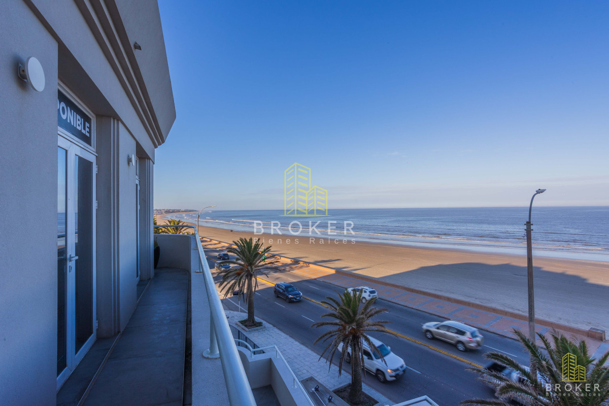 Apartamento ID.9103 - Apartamento en Rambla de Carrasco 4 dormitorios 5 baños