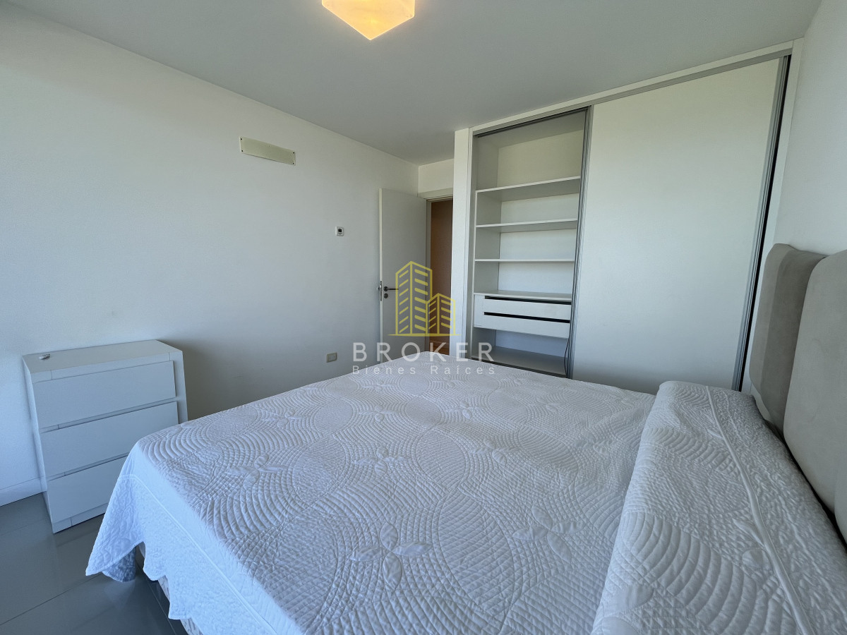 Apartamento ID.2105/Venta_Apartamento_Primera_Linea_Mansa_frente_al_mar_con_Parrillero_propio._Punta_del_Este_Uruguay - Venta Apartamento Primera Linea Mansa frente al mar con Parrillero propio. Punta del Este Uruguay