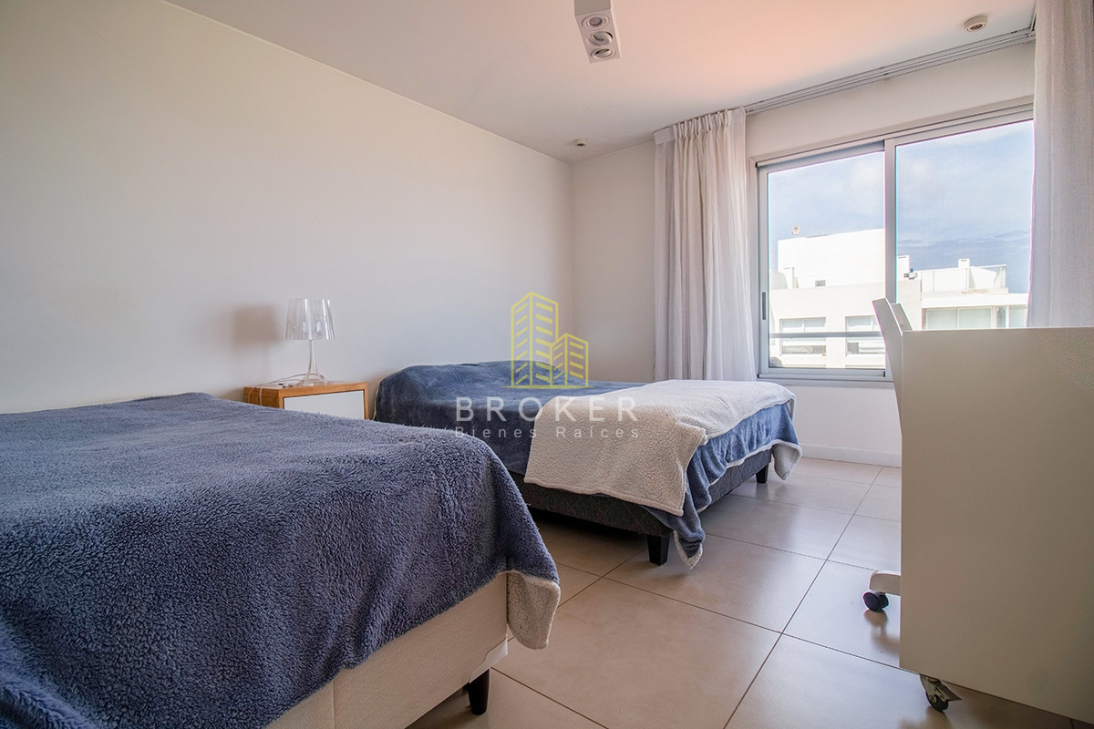 Apartamento ID.806/Venta_o_alquiler_de_Penthouse_en_primera_linea_en_Pinares._Punta_del_Este,_Uruguay. - Venta o alquiler de Penthouse en primera linea en Pinares. Punta del Este, Uruguay.