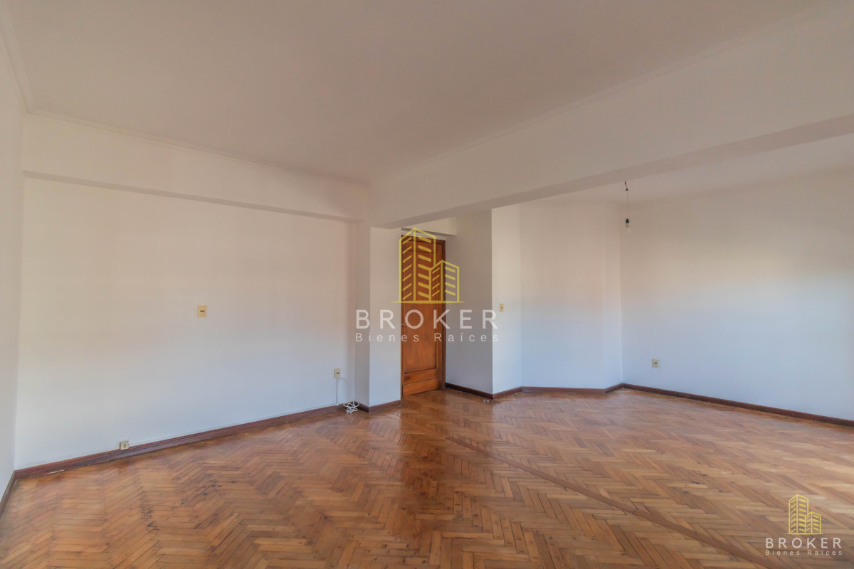 Apartamento ID.2079/Oportunidad!_Venta_Apartamento_4_o_5_dormitorios_Centro_Libertador_ideal_Estudiantes!_Medicina_Quimica_Derecho - Oportunidad! Venta Apartamento 4 o 5 dormitorios Centro Libertador ideal Estudiantes! Medicina Quimica Derecho