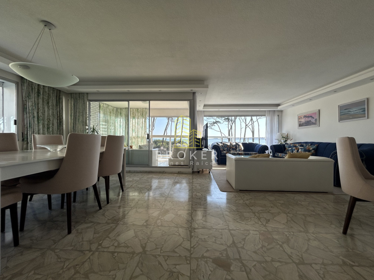 Apartamento ID.796/Venta_de_apartamento_primera_linea_en_playa_Mansa,_Punta_del_Este._Uruguay - Venta de apartamento primera linea en playa Mansa, Punta del Este. Uruguay