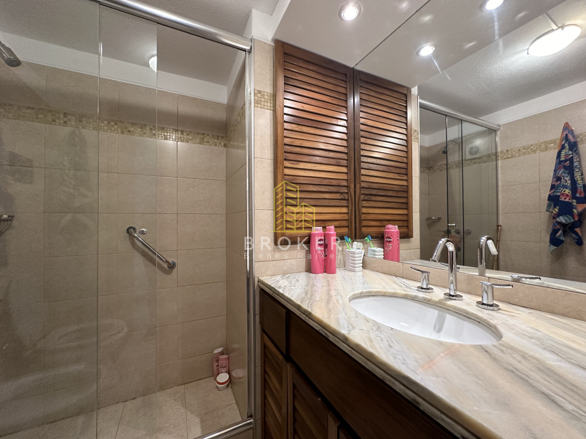 Apartamento ID.809/Alquiler_de_apartamento_de_3_dormitorios_con_todos_los_amenities - Alquiler anual de apartamento de 3 dormitorios con todos los amenities. Punta del Este, Uruguay.