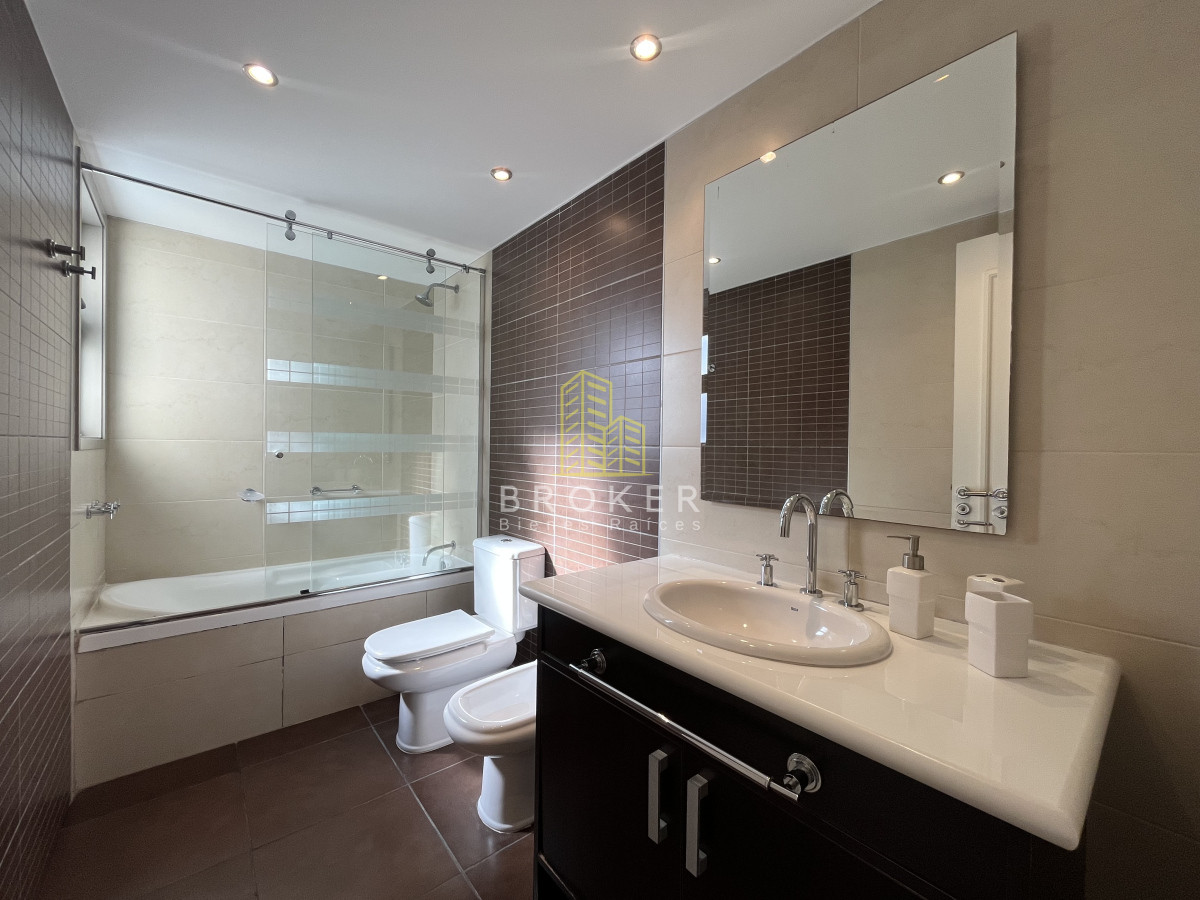 Apartamento ID.8837/OPORTUNIDAD_FRENTE_AL_MAR_4_Dormitorios_en_Playa_Brava_con_Vistas_al_mar - OPORTUNIDAD FRENTE AL MAR 4 Dormitorios en Playa Brava con Vistas al mar