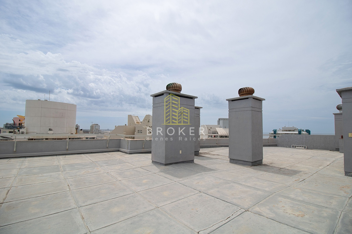 Apartamento ID.765/Apartamento_Penthouse_en_Venta_de_4_dormitorios_en_La_Brava_con_terraza_y_parrillero_con_Vistas_La_Pastora_Punta_del_Este - Apartamento Penthouse en Venta de 4 dormitorios en La Brava con terraza y parrillero con Vistas La Pastora Punta del Este