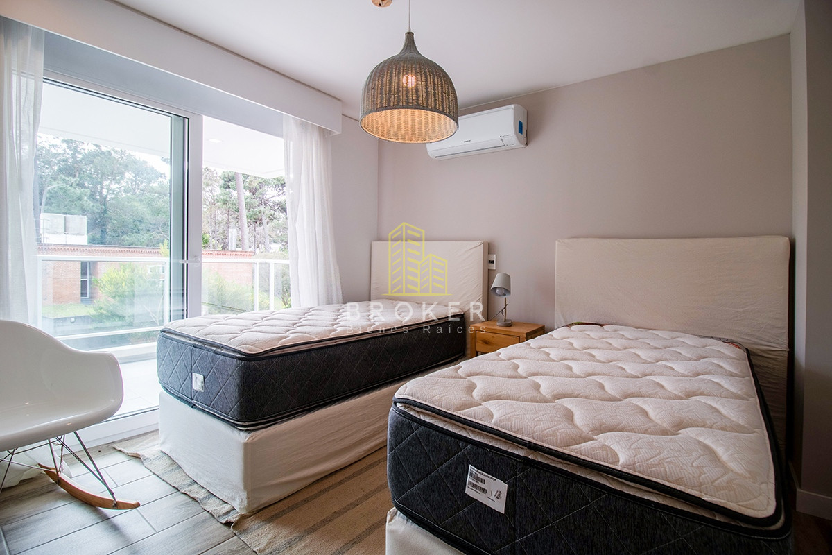 Apartamento ID.528/Venta_de_Penthouse_duplex_en_edificio_de_alta_gama_a_250_metros_del_mar,_Playa_Brava,_Punta_del_Este._Uruguay - Venta de Penthouse duplex en edificio de alta gama a 250 metros del mar, Playa Brava, Punta del Este. Uruguay