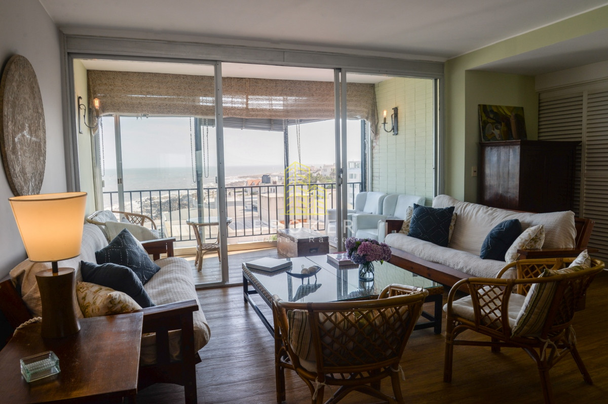 Apartamento ID.526/Venta_Apartamento_3_dormitorios_Península_con_excelente_vista_al_mar - Venta Apartamento 3 dormitorios Península con excelente vista al mar. Punta del Este, Uruguay.