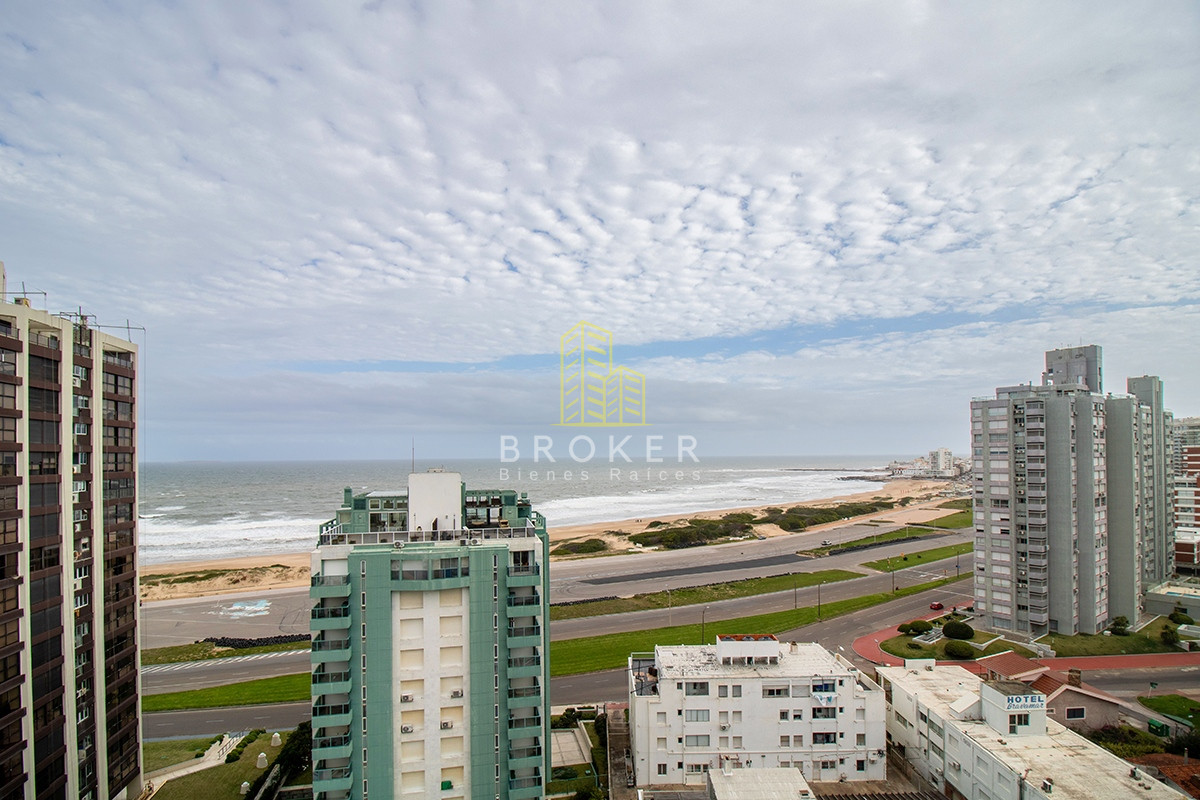 Apartamento ID.604/ - OPORTUNIDAD Apartamento en Venta 2 dormitorios con Vista al Mar en Playa Brava Punta del Este