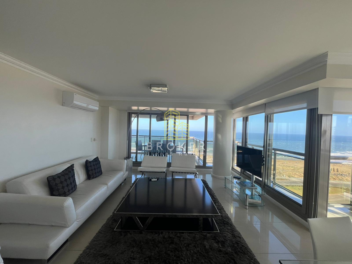 Apartamento ID.793/Apartamento_en_venta_Primera_linea_4_dorm._4_baños - Apartamento en venta Primera linea 4 dorm. 4 baños