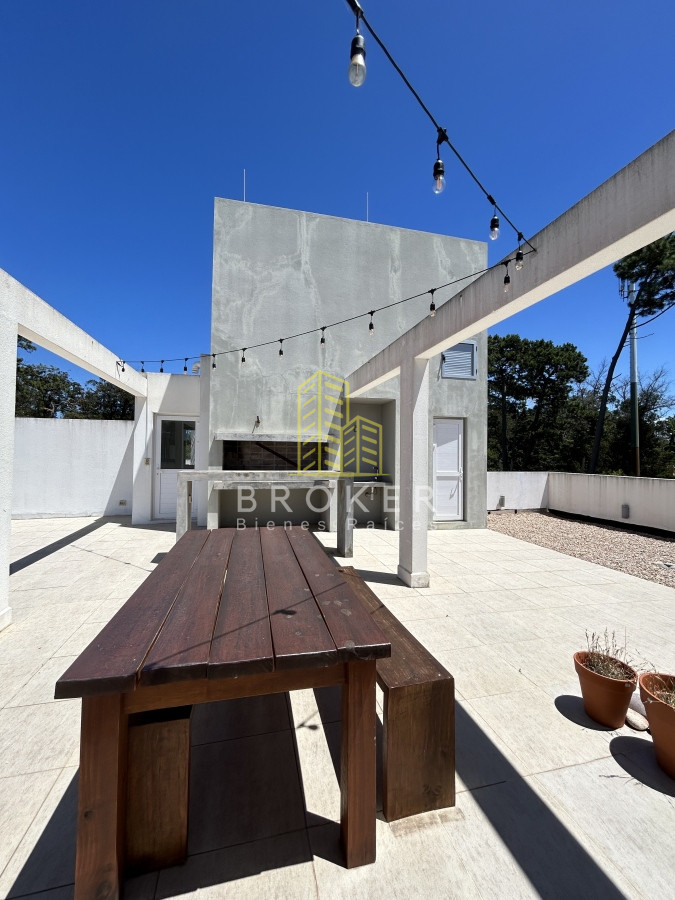 Apartamento ID.800/Venta_de_Penthouse_duplex_en_edificio_de_alta_gama_a_300_metros_del_mar,_Playa_Brava,_Punta_del_Este - Venta de Penthouse duplex en edificio de alta gama a 300 metros del mar, Playa Brava, Punta del Este. Uruguay