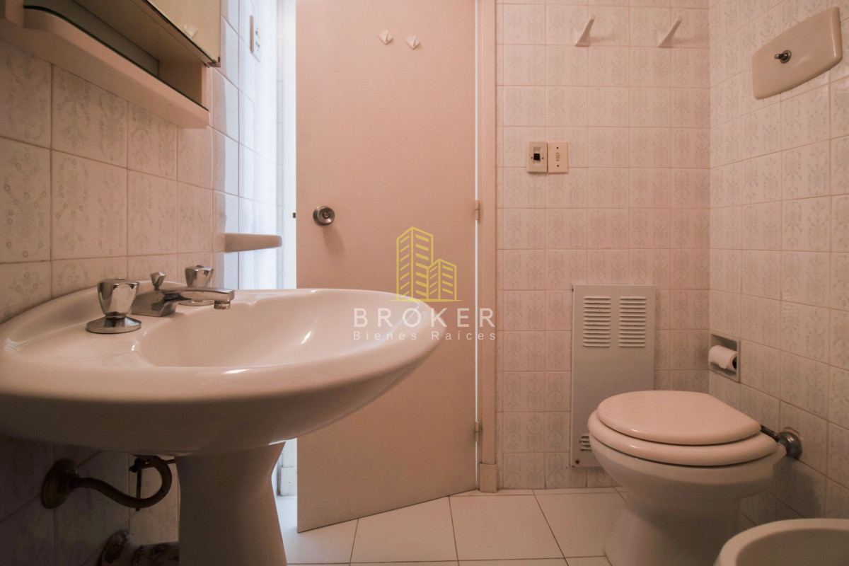 Apartamento ID.876/Venta_de_apartamento_de_tres_dormitorios_en_Peninsula._Punta_del_Este,_Uruguay. - Venta de apartamento de tres dormitorios en Peninsula. Punta del Este, Uruguay.