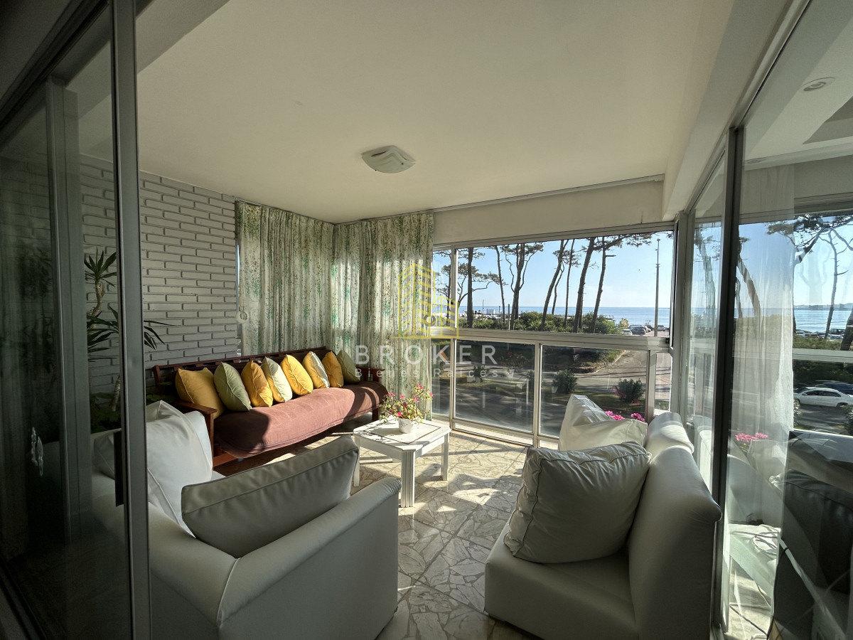 Apartamento ID.796/Venta_de_apartamento_primera_linea_en_playa_Mansa,_Punta_del_Este._Uruguay - Venta de apartamento primera linea en playa Mansa, Punta del Este. Uruguay