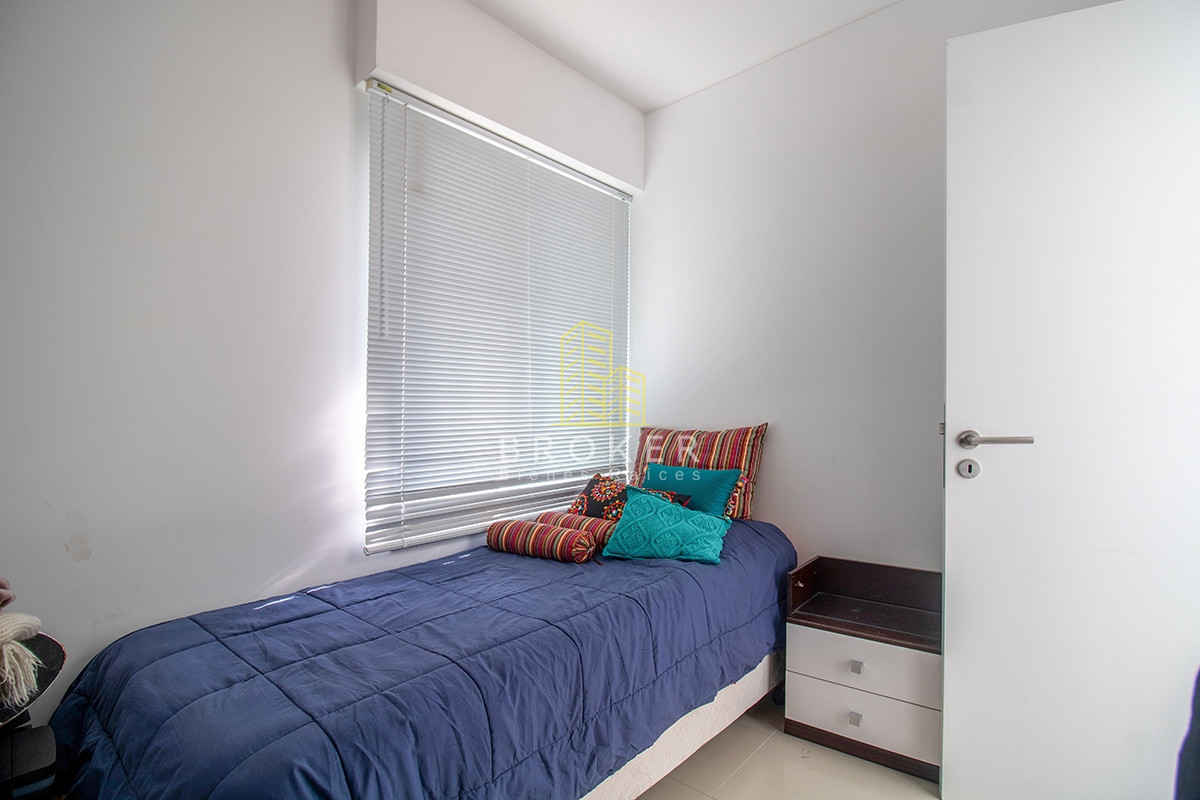 Apartamento ID.1669/Alquiler_de_apartamento_de_3_dormitorios_primera_linea_Brava_en_Punta_del_Este,_Uruguay. - Alquiler de apartamento de 3 dormitorios primera linea Brava en Punta del Este, Uruguay.