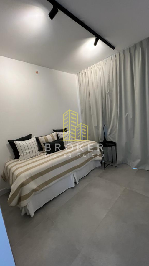 Apartamento ID.9023/Alquiler_de_temporada_de_increíble_departamento_en_primera_línea_al_mar,_Edificio_Venetian_en_Playa_Mansa - Alquiler de temporada de increíble departamento en primera línea al mar, Edificio Venetian en Playa Mansa