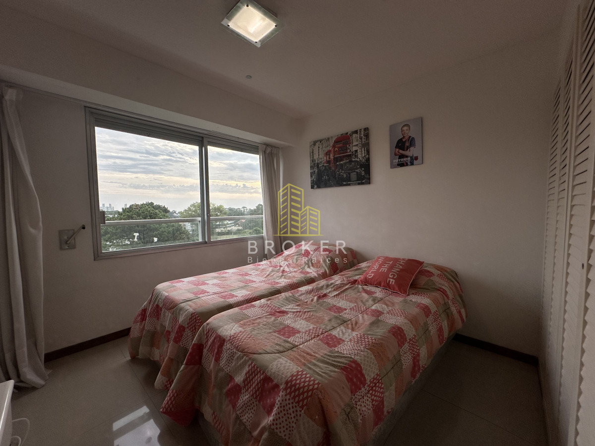 Apartamento ID.809/Alquiler_de_apartamento_de_3_dormitorios_con_todos_los_amenities - Alquiler anual de apartamento de 3 dormitorios con todos los amenities. Punta del Este, Uruguay.