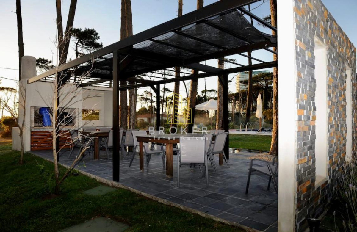 Apartamento ID.8835/Alquiler_Departamento_2_dormitorios_Punta_del_Este_en_temporada_en_edificio_con_amenities_en_Punta_del_Este - Alquiler Departamento 2 dormitorios Punta del Este en temporada en edificio con amenities en Punta del Este