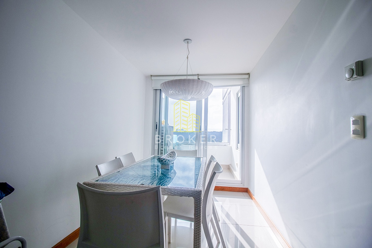 Apartamento ID.1669/Alquiler_de_apartamento_de_3_dormitorios_primera_linea_Brava_en_Punta_del_Este,_Uruguay. - Alquiler de apartamento de 3 dormitorios primera linea Brava en Punta del Este, Uruguay.