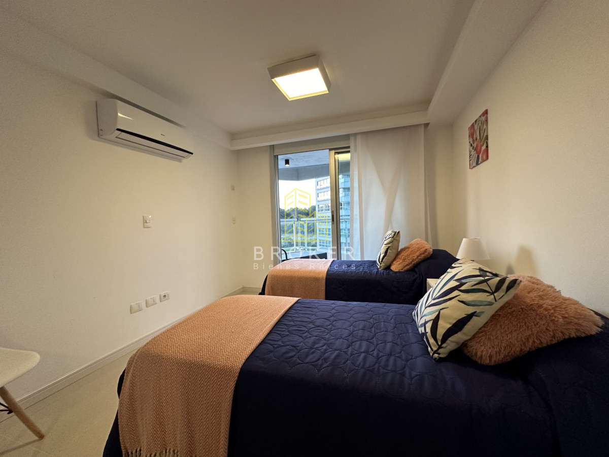 Apartamento ID.2111/Venta_de_apartamento_de_categoria,_dos_dormitorios_y_medio_en_la_brava_con_vista_al_mar._ - Venta de apartamento de categoria, dos dormitorios y medio en la brava con vista al mar. 