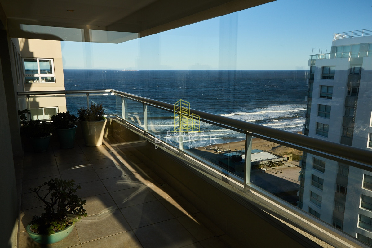 Apartamento ID.1335/Venta_apartamento_4_suites_en_Playa_Brava_en_edificio_de_categoría_Torre_Lobos. - Venta apartamento 4 suites en Playa Brava en edificio de categoría Torre Lobos.