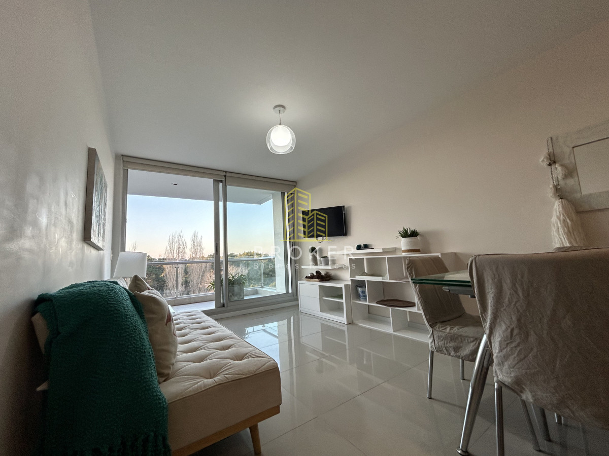 Apartamento ID.2017/Venta_de_hermoso_apartamento_2_dormitorios_en_una_de_las_mejores_zonas_de_Punta_del_Este - Venta de hermoso apartamento 2 dormitorios en una de las mejores zonas de Punta del Este