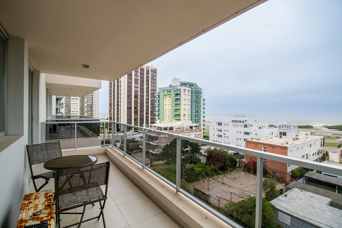 Apartamento ID.729/Apartamento_2_dormitorios_frente_al_Mar,_parada_2_de_la_Brava_Punta_del_Este,_Uruguay._ - Apartamento 2 dormitorios frente al Mar, parada 2 de la Brava Punta del Este, Uruguay. 