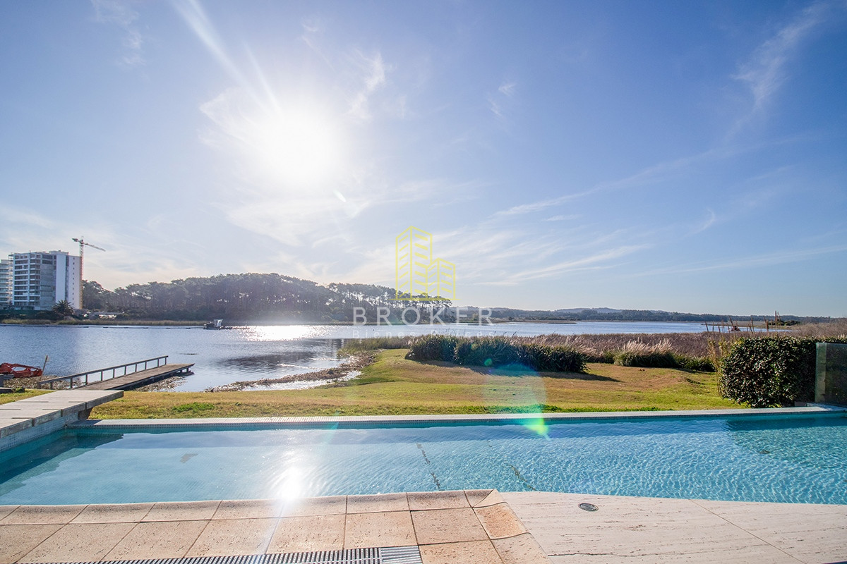 Apartamento ID.1618/Venta_Apartamento_Penthouse_3_Dormitorios_Primera_Linea_Playa_Mansa_y_Vistas_a_la_Laguna_del_Diario_Pinares_Punta_del_Este_Maldonado - Venta Apartamento Penthouse 3 Dormitorios Primera Linea Playa Mansa y Vistas a la Laguna del Diario Pinares Punta del Este Maldonado