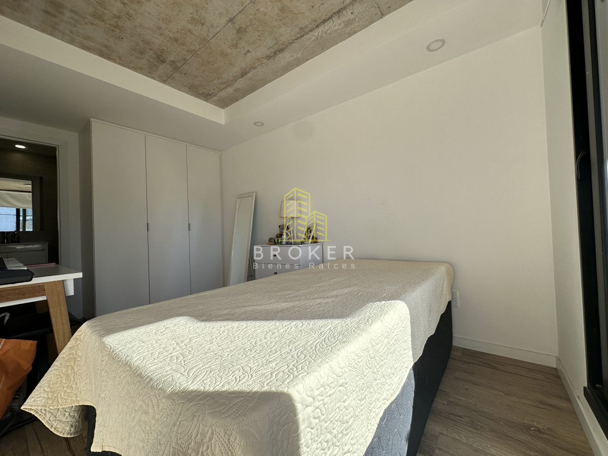 Apartamento ID.2459/OPORTUNIDAD_EN_PIRMERA_LINEA_MANSA_APARTAMENTO_DE_2_DORMITORIOS - OPORTUNIDAD EN PIRMERA LINEA MANSA APARTAMENTO DE 2 DORMITORIOS