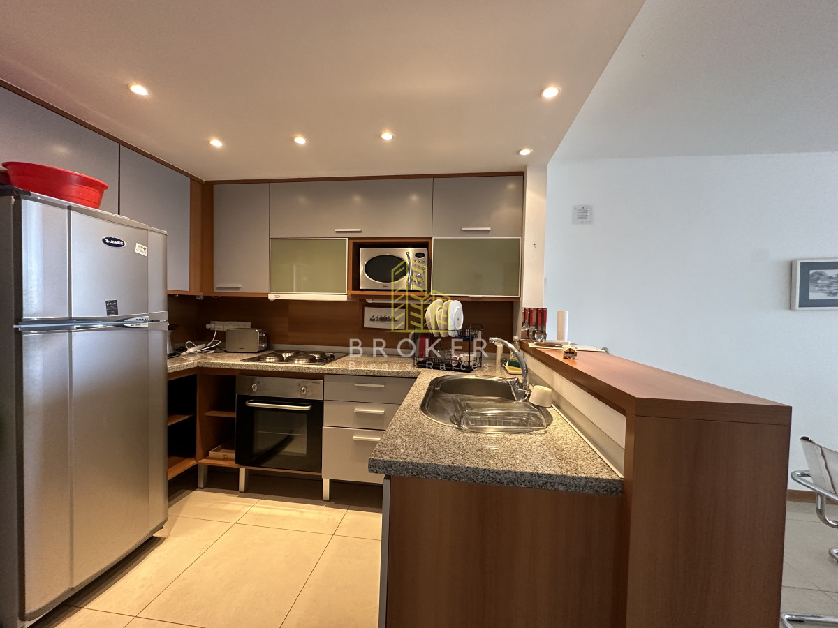 Apartamento ID.2109 - Venta de departamento de dos dormitorios en 360, zona Shopping, Punta del Este, Uruguay.