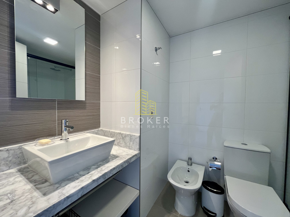 Apartamento ID.2012/Venta_Apartamento_de_4_dormitorios_a_metros_del_mar_en_Playa_Brava,_Punta_del_Este,_Maldonado - Venta Apartamento de 4 dormitorios a metros del mar en Playa Brava, Punta del Este, Maldonado