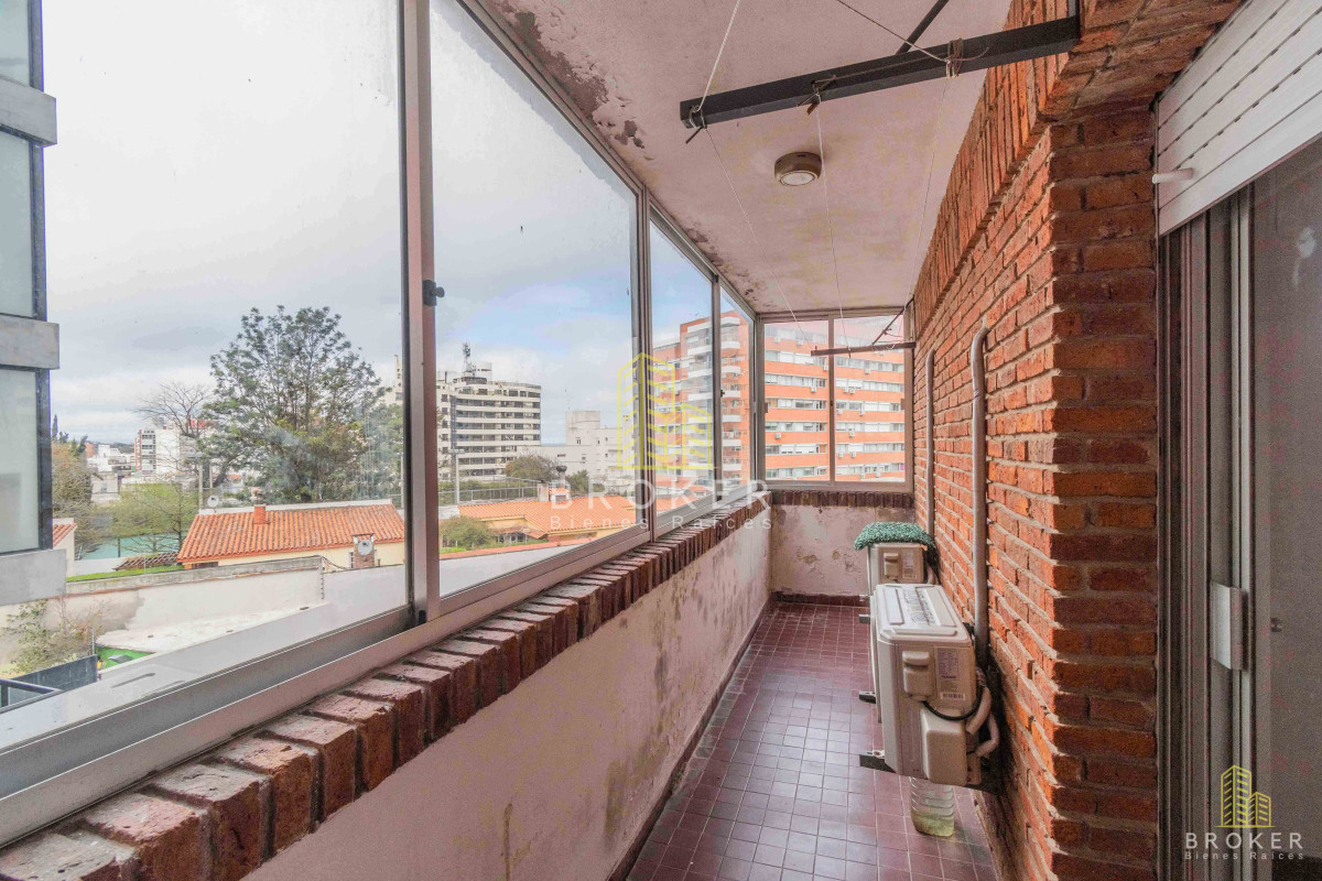 Apartamento ID.9088 - Venta apartamento 3 dormitorios con cochera en Malvin Sur - BROKER en Exclusiva