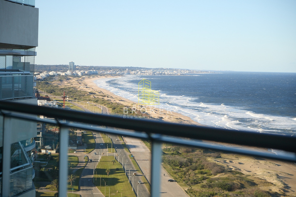 Apartamento ID.1335/Venta_apartamento_4_suites_en_Playa_Brava_en_edificio_de_categoría_Torre_Lobos. - Venta apartamento 4 suites en Playa Brava en edificio de categoría Torre Lobos.