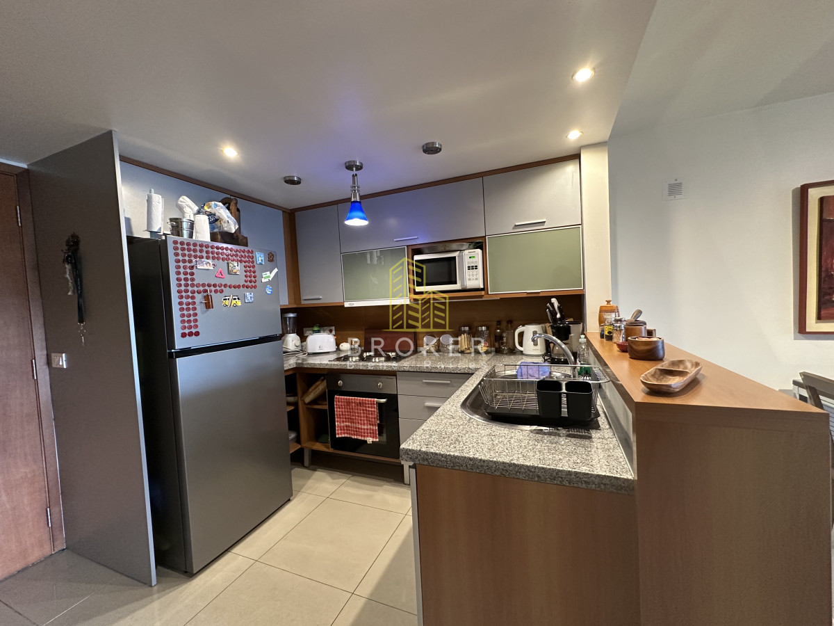 Apartamento ID.2043/Venta_de_apartamento_de_dos_dormitorios_a_media_cuadra_del_shopping_de_Punta_del_Este,_Uruguay. - Venta de apartamento de dos dormitorios a media cuadra del shopping de Punta del Este, Uruguay.