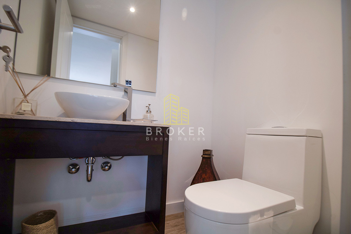 Apartamento ID.528/Venta_de_Penthouse_duplex_en_edificio_de_alta_gama_a_250_metros_del_mar,_Playa_Brava,_Punta_del_Este._Uruguay - Venta de Penthouse duplex en edificio de alta gama a 250 metros del mar, Playa Brava, Punta del Este. Uruguay