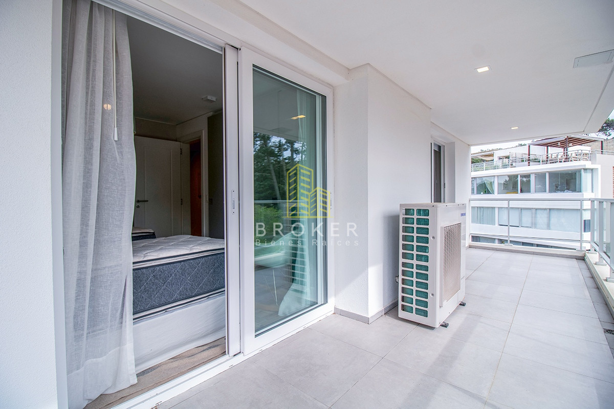 Apartamento ID.528/Venta_de_Penthouse_duplex_en_edificio_de_alta_gama_a_250_metros_del_mar,_Playa_Brava,_Punta_del_Este._Uruguay - Venta de Penthouse duplex en edificio de alta gama a 250 metros del mar, Playa Brava, Punta del Este. Uruguay