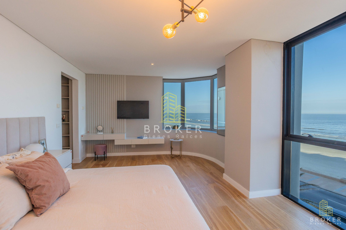 Apartamento ID.9103 - Apartamento en Rambla de Carrasco 4 dormitorios 5 baños