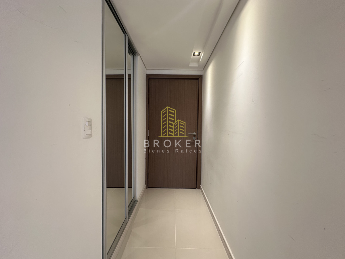 Apartamento ID.2111/Venta_de_apartamento_de_categoria,_dos_dormitorios_y_medio_en_la_brava_con_vista_al_mar._ - Venta de apartamento de categoria, dos dormitorios y medio en la brava con vista al mar. 