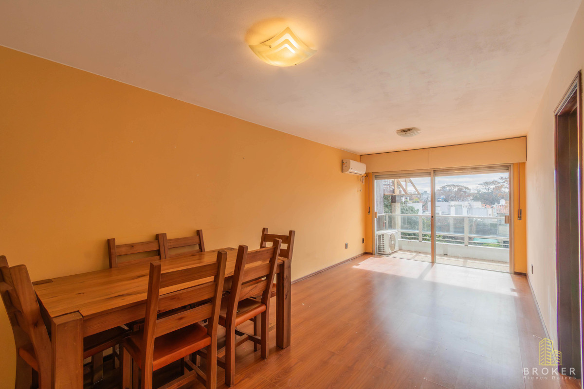 Venta apartamento 3 dormitorios con cochera en Malvin Sur - BROKER en Exclusiva