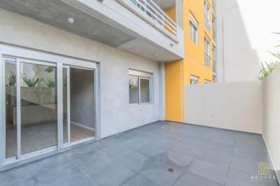 ALQUILER APARTAMENTO 1 DORMITORIO CON PATIO Y GARAGE TRES CRUCES 