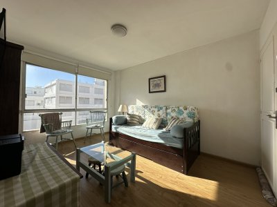 Oportunidad en el edificio El Emir, apartamento de un dormitorio y medio en primera linea, playa el emir a solo 119.000USD