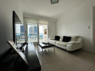 OPORTUNIDAD EN CASINO TOWER apartamento de 2 dormitorios piso alto con vista al mar