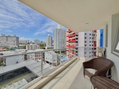 venta apartamento punta del este 2 dormitorios Arenas del Mar Playa Brava Aidy Grill