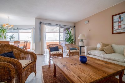 Apartamento Penthouse en Venta de 4 dormitorios en La Brava con terraza y parrillero con Vistas La Pastora Punta del Este