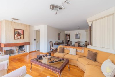 venta apartamento 3 dormitorios mas servicio y patio en Villa Biarritz